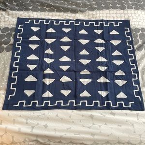 U/O 4040 LOCUST STANDARD PILLOW SHAMS SET OF 2